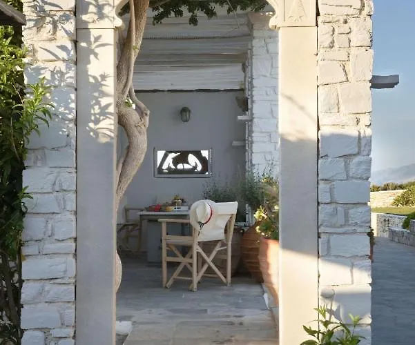 Executive Paros Villa: Beachfront Supreme With Private Pool * Ambelas