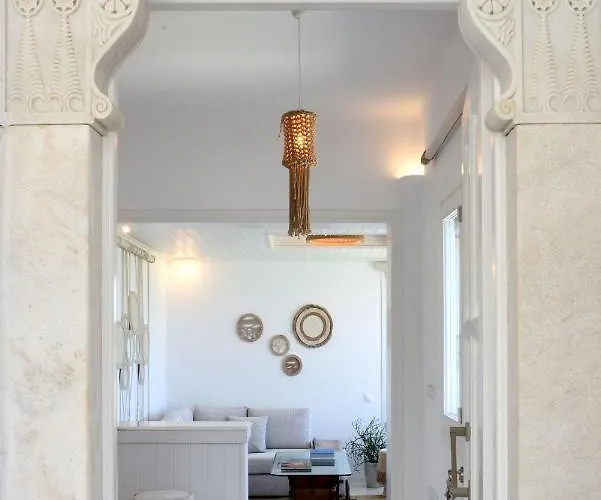 Executive Paros Villa: Beachfront Supreme With Private Pool *