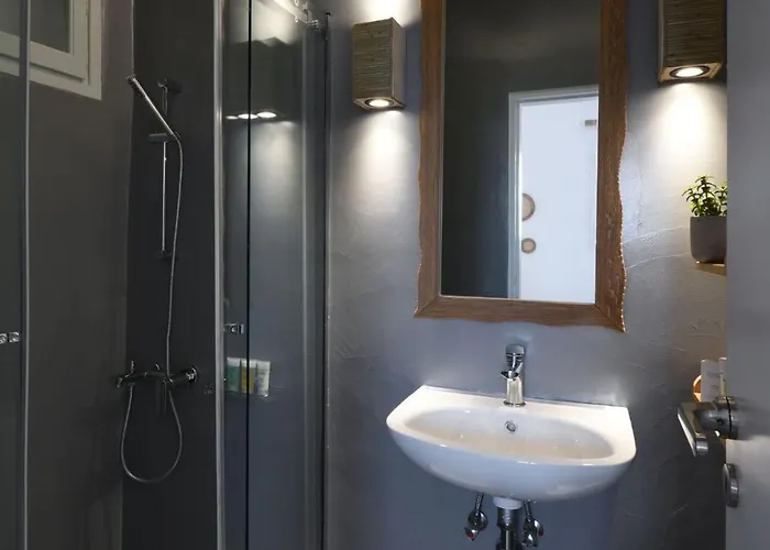 Executive Paros Villa: Beachfront Supreme With Private Pool Ambelas