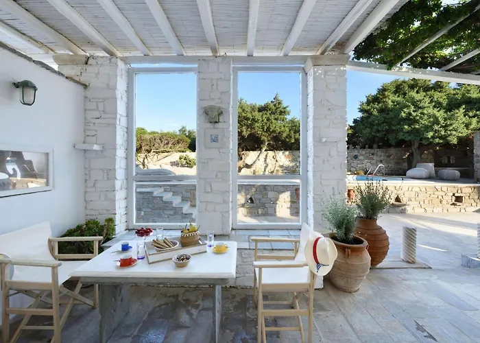 Executive Paros Villa: Beachfront Supreme With Private Pool *