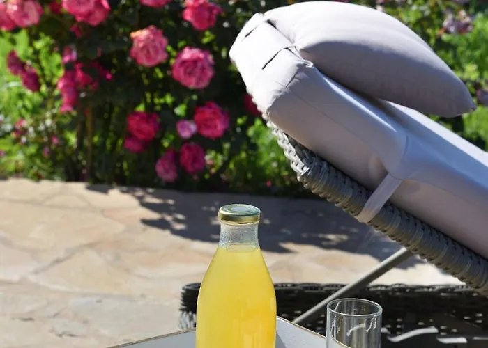 Executive Paros Villa: Beachfront Supreme With Private Pool *