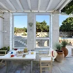 Executive Paros 5 Bedrooms Beachfront Supreme Beachfront Sea *