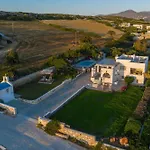 Willa Executive Paros 5 Bedrooms Beachfront Supreme Beachfront Sea *
