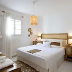 Executive Paros 5 Bedrooms Beachfront Supreme Beachfront Sea Willa Ambelas