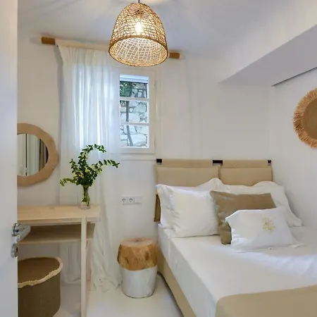 Executive Paros 5 Bedrooms Beachfront Supreme Beachfront Sea Views&private Pool * Ambelas