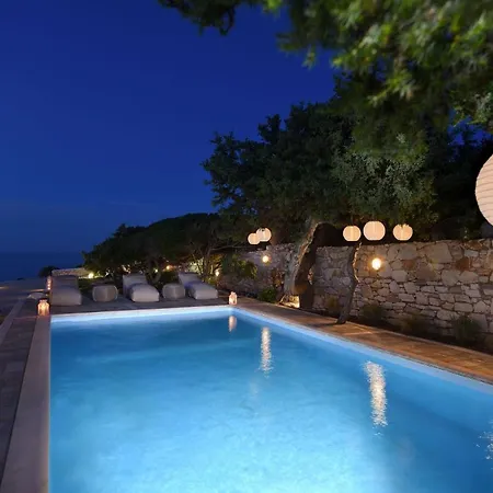 Executive Paros 5 Bedrooms Beachfront Supreme Beachfront Sea Views&private Pool Ambelas