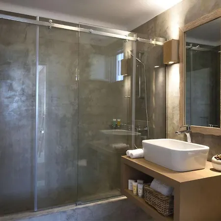 Villa Executive Paros 5 Bedrooms Beachfront Supreme Beachfront Sea Views&private Pool *