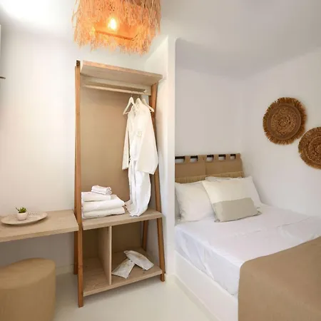 Executive Paros 5 Bedrooms Beachfront Supreme Beachfront Sea Views&private Pool Villa Ambelas