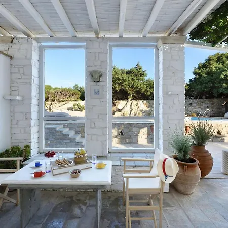 Executive Paros 5 Bedrooms Beachfront Supreme Beachfront Sea Willa