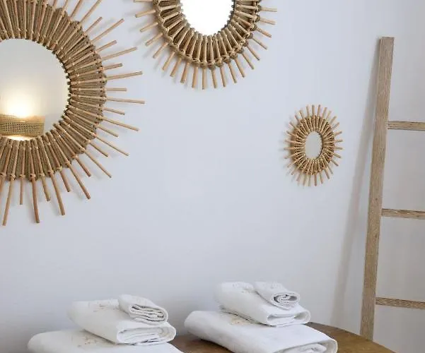 Executive Paros 5 Bedrooms Beachfront Supreme Beachfront Sea 别墅