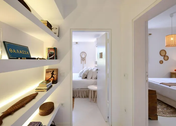 Executive Paros 5 Bedrooms Beachfront Supreme Beachfront Sea 别墅 *